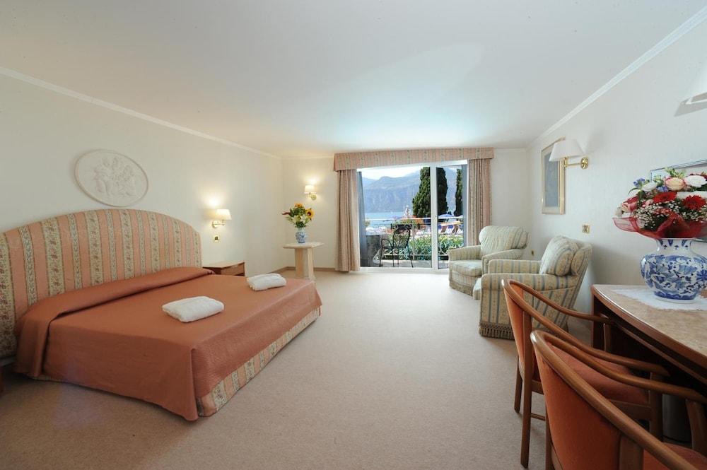 Excelsior Bay Hotel