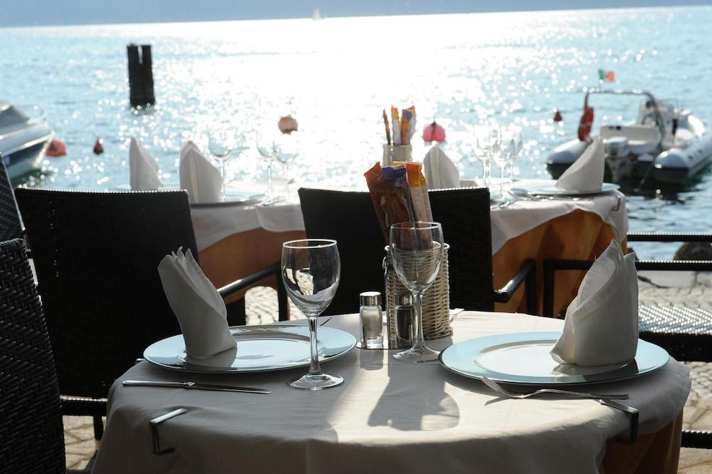 Excelsior Bay Hotel